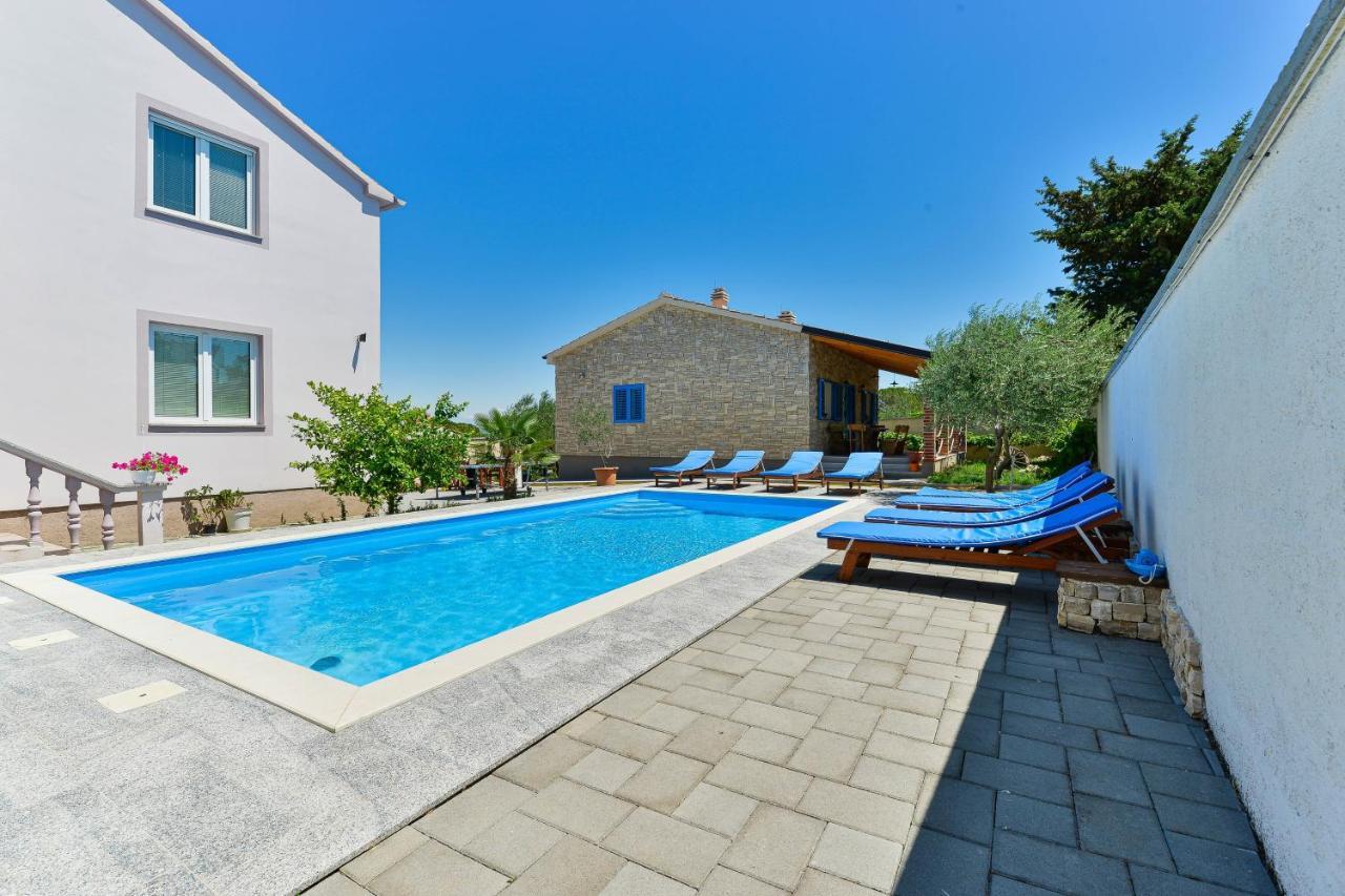 Family Friendly Apartments With A Swimming Pool Zadar - 18098 Exterior foto