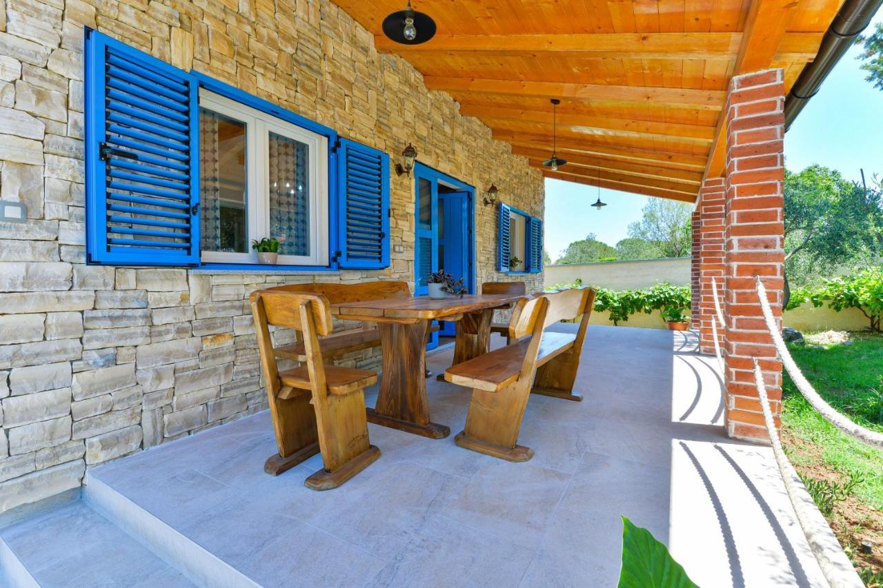Family Friendly Apartments With A Swimming Pool Zadar - 18098 Exterior foto